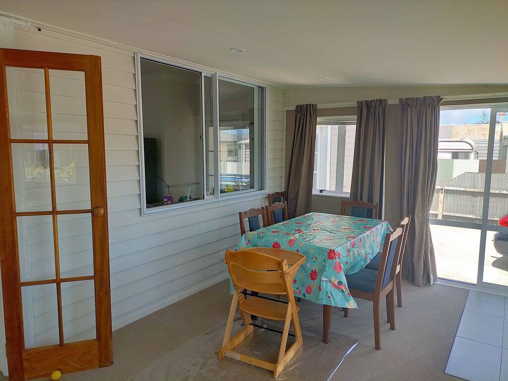 Classic Kiwi Bach at Otaki Beach. Pet and Family Friendly! in Kapiti Coast District