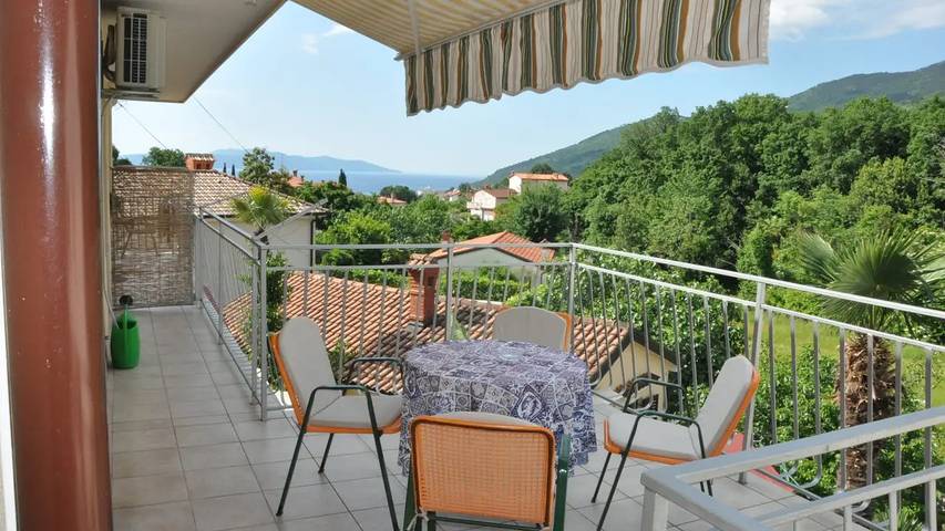 Gîte pour 5 personnes, avec terrasse dans Grad Opatija