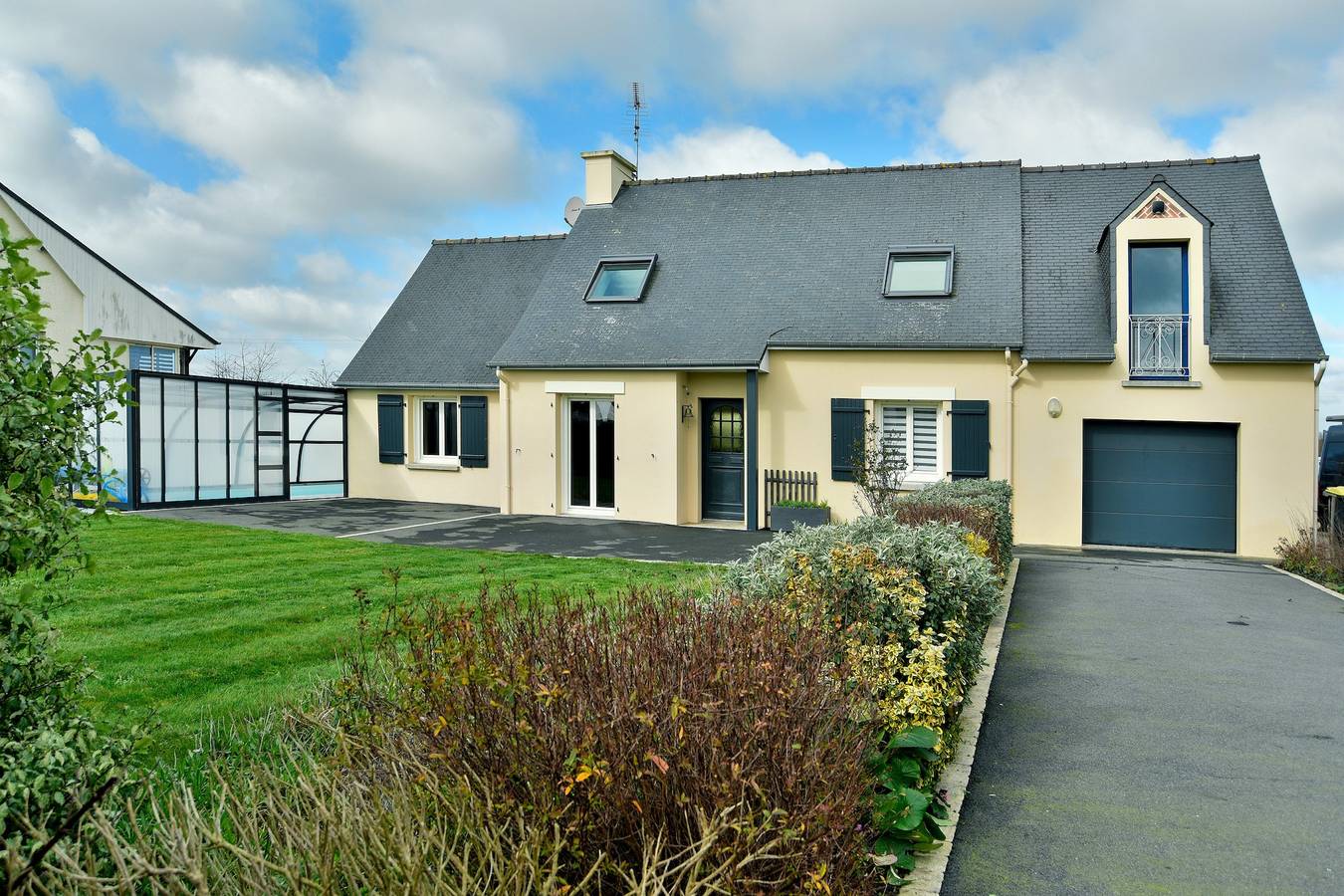 Maison Victoria - avec piscine in Plédéliac, Région de Dinan