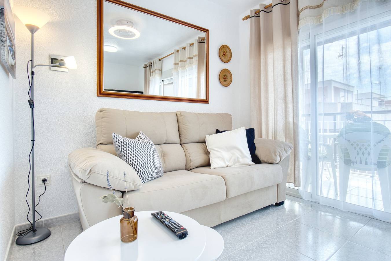 Appartement entier, Appartement 'Sunflower Tailandia' avec vue sur la mer, balcon et Wi-Fi in Santa Pola, Costa Blanca