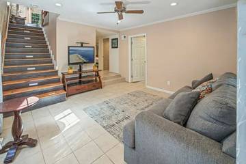 Log Cabin for 8 Guests in Crestline, Lake Gregory, Picture 2