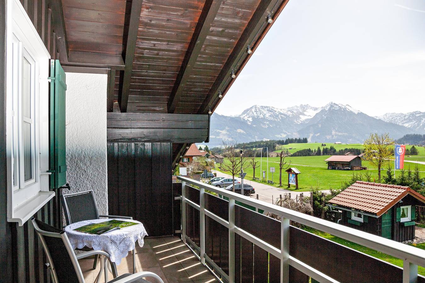 Entire studio, Studio Apartment 'Appartement Braun 1' with Mountain View, Balcony and Wi-Fi in Bolsterlang, Bavarian Swabia