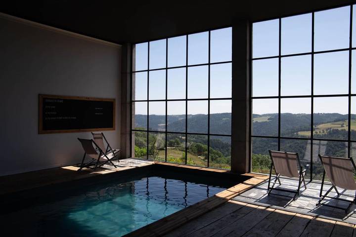 Maison d’hôte pour 2 personnes, avec Terrasse et Jardin ainsi que Piscine et Sauna dans Moulin Des Massons Saint Bonnet Le Courreau
