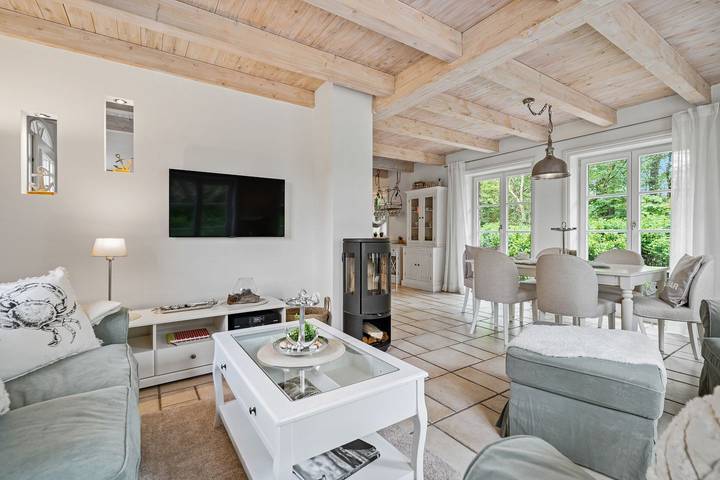 Hus Specht im Stillen Dorf - wunderschönes Reethaus in bevorzugter Lage und Nähe zum Dorfkern. in St. Peter-Ording, Eiderstedt