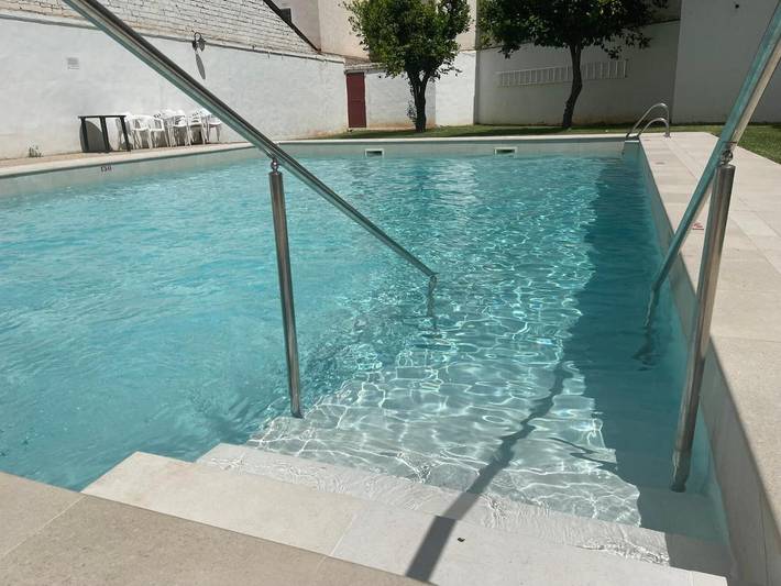 Gîte pour 4 personnes, avec vue ainsi que jardin et piscine à Linares - 2