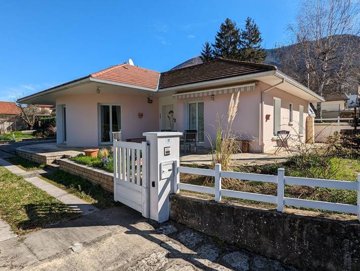 Gîte pour 6 personnes, avec jardin dans Saint-Georges-de-Commiers