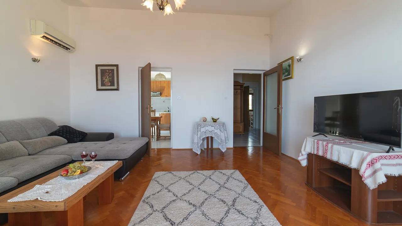 Geheel vakantieappartement, Ferienwohnung für 6 Personen (100 m²) in Split in Split, Split-Dalmatië
