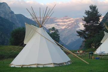 Tente pour 4 personnes, avec jardin et vue, animaux acceptés dans les Pyrénées