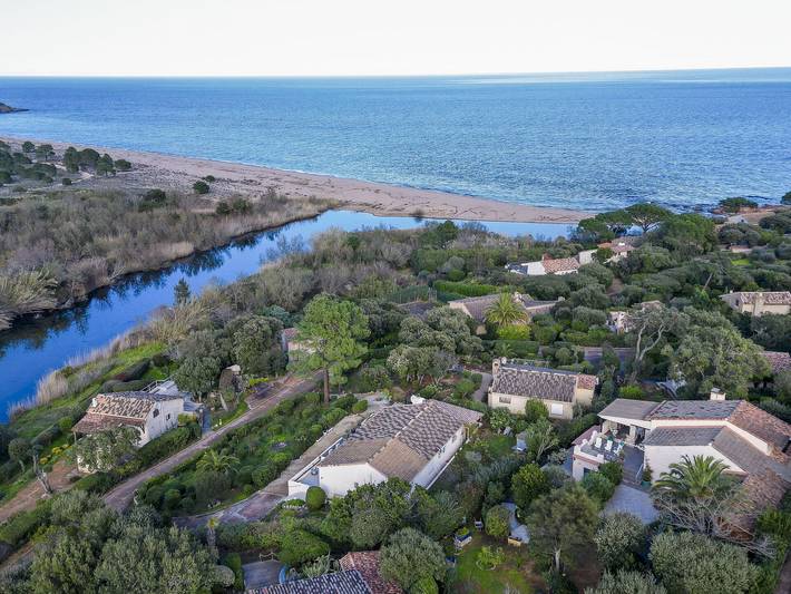 Location de vacances pour 6 personnes, avec Terrasse et Jardin dans Plage De L Ovu Santu