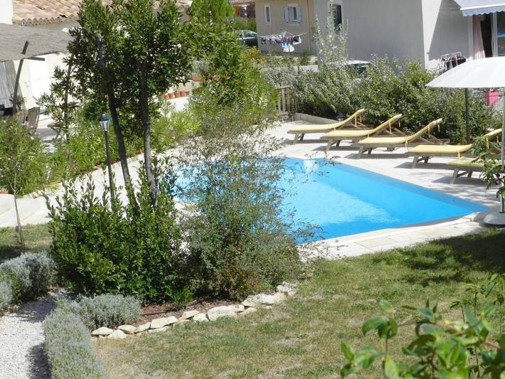 Chambre d’hôte pour 2 personnes, avec Terrasse et Jacuzzi ainsi que Jardin et Piscine