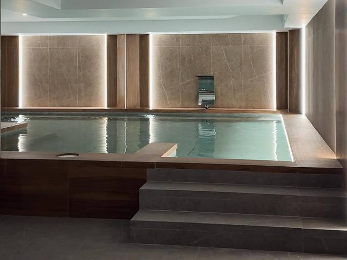 Apartamento para 2 personas, con piscina y vistas además de sauna y jardín, Se admiten mascotas en Mairena del Aljarafe