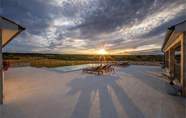 Ferienhaus für 7 Personen, mit Garten in Sveti Filip i Jakov - 4