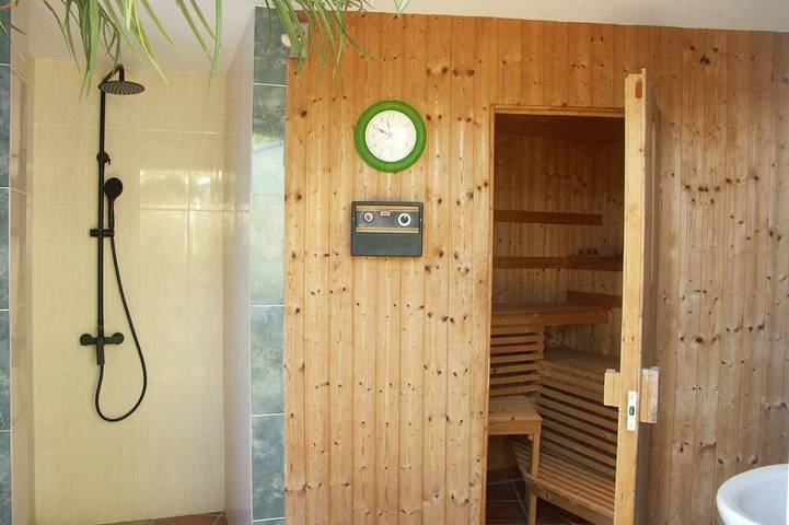 Chambre d’hôte pour 2 personnes, avec jacuzzi et jardin ainsi que piscine et sauna à Estepona - 2