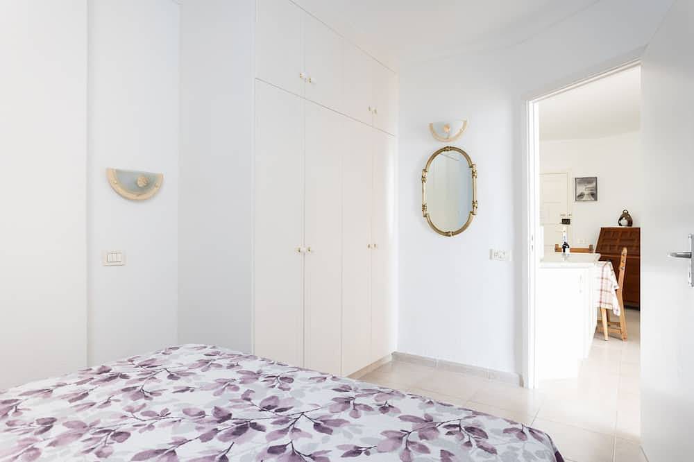 Entire apartment, Beachfront in Los Cristianos, Arona