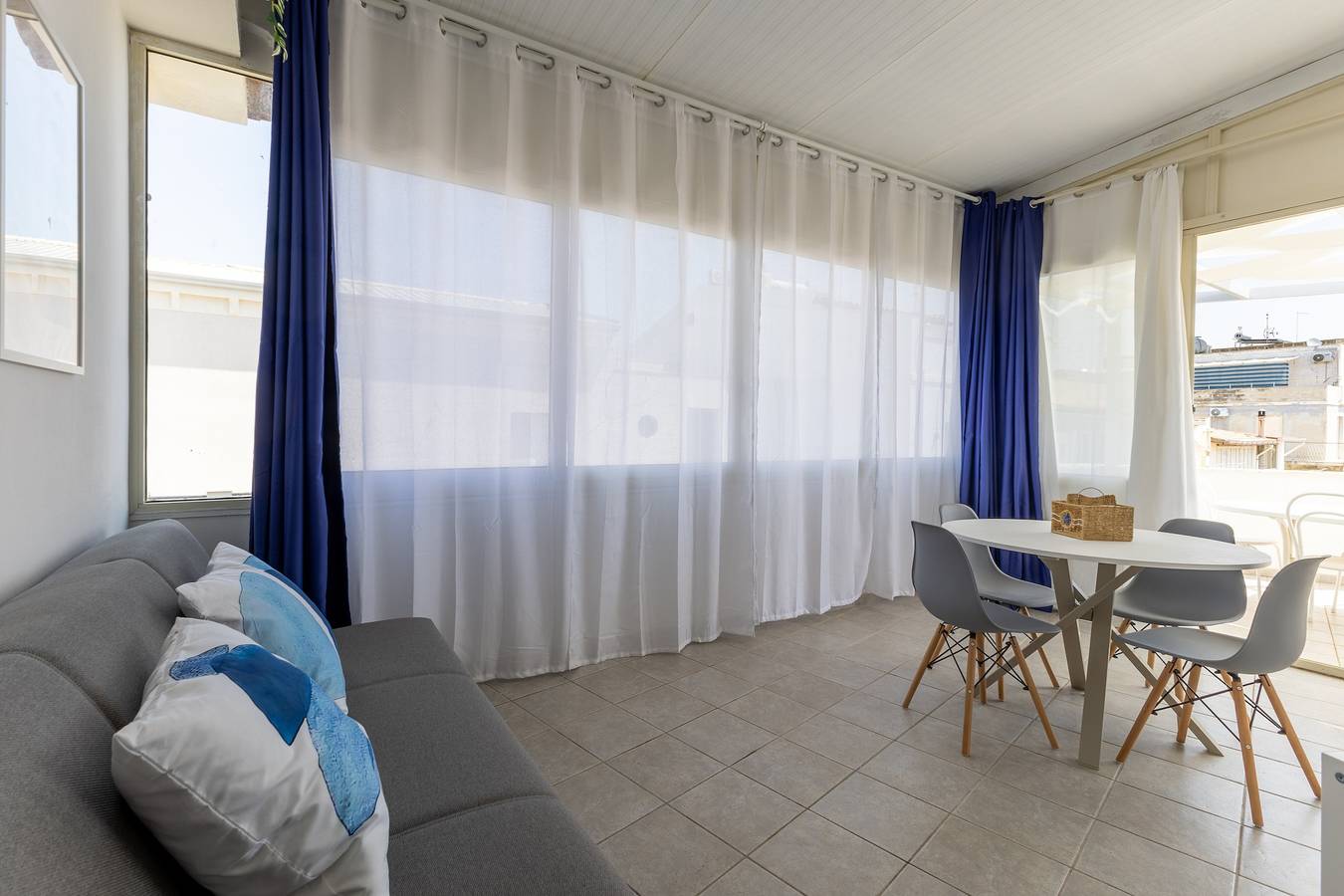 Ganze Wohnung, Ferienwohnung 'Attico' mit Meerblick, Wi-Fi und Klimaanlage in Scicli, Ragusa Provinz