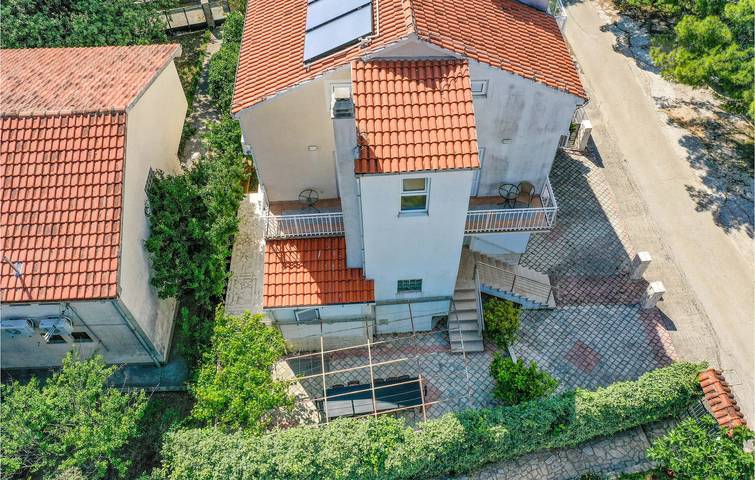Cozy Sea View Apartment with Pool and Terrace, 900m to Stari Porat Beach in Okrug Donji, Ciovo