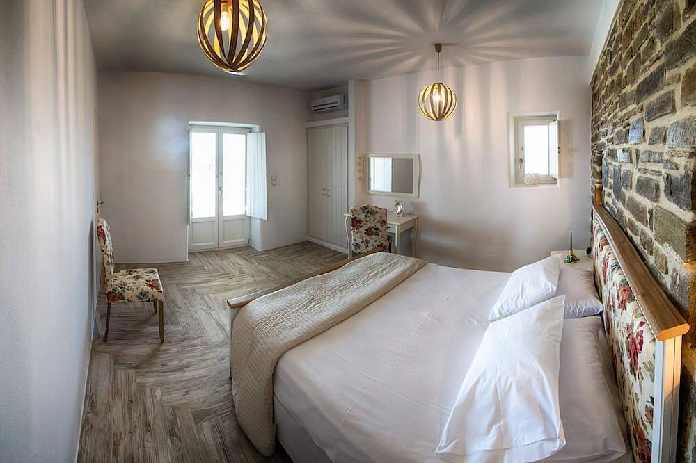 Luxus und charmante Villa mit privatem Pool in Aliki, Paros