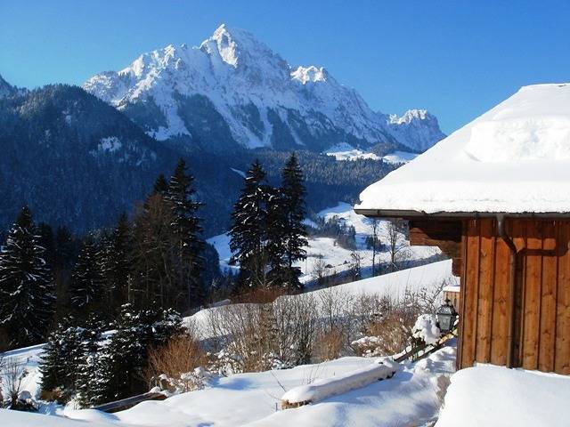 Ganze Ferienwohnung, Appartement Herbelands Est - 4 Schlafzimmer, 140m², 8 Personen in Rougemont, Pays-d'Enhaut Region
