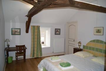 Chambre d’hôte pour 2 personnes, avec jardin et piscine à Biozat