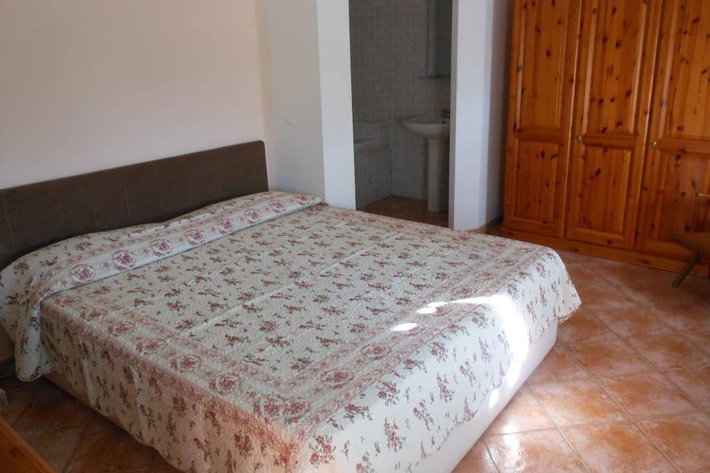 Sunny Apartment in malerischer Umgebung mit Pool in Bordighera in Seborga, Riviera di Ponente