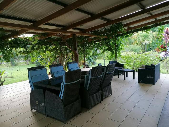 Gîte pour 4 personnes, avec vue et bassin pour enfant ainsi que piscine et jardin, adapté aux familles dans Tubuai - 3