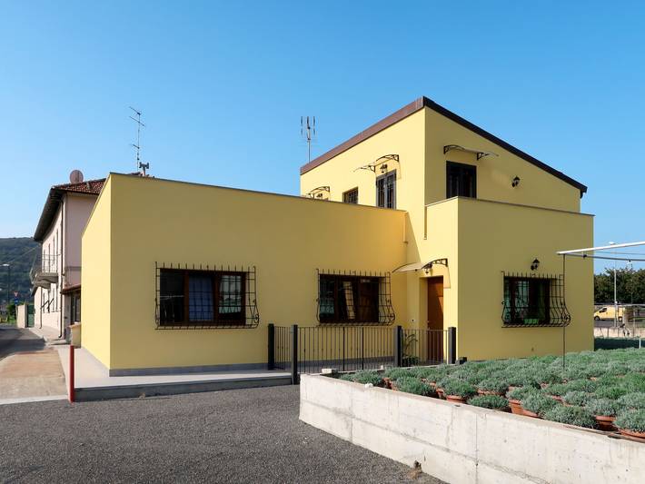 Ferienhaus für 6 Personen, mit Balkon und Terrasse sowie Garten in Albenga