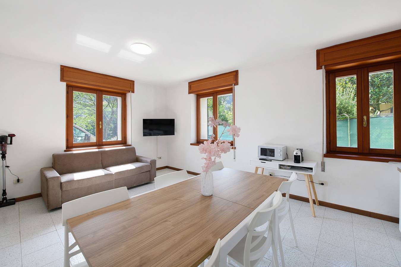 Appartamento intero, Appartamento 'Diamante' con Vista Montagna, Piscina Condominiale e Wi-Fi in Vobarno, Prealpi Gardesane