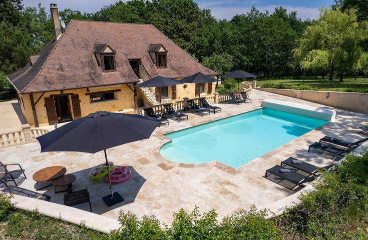 Gîte pour 6 personnes, avec Piscine à Rampieux