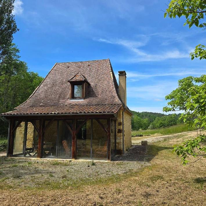 Location de vacances pour 50 personnes, avec vue et jardin à Rouffignac-Saint-Cernin-de-Reilhac - 2