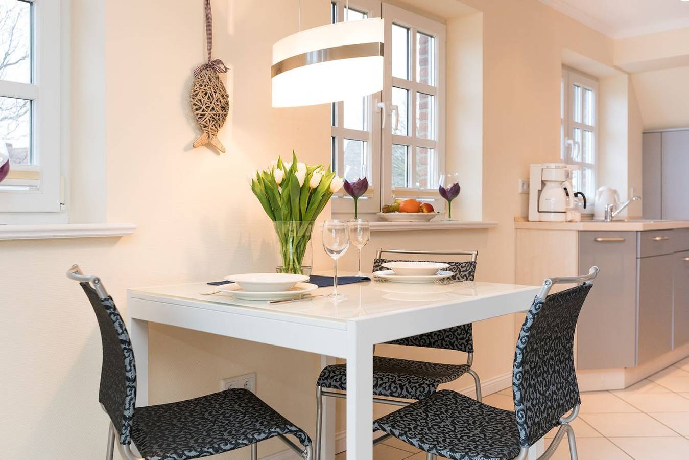 Ganze Wohnung, Komfortable Ferienwohnung mit Balkon und Privatparkplatz in Wenningstedt, Sylt