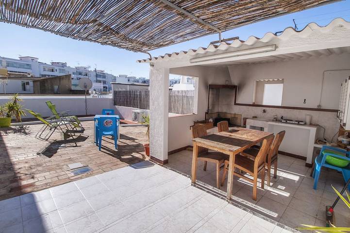 Casa de férias para 6 pessoas, com terraço, com animais de estimação em Fuseta