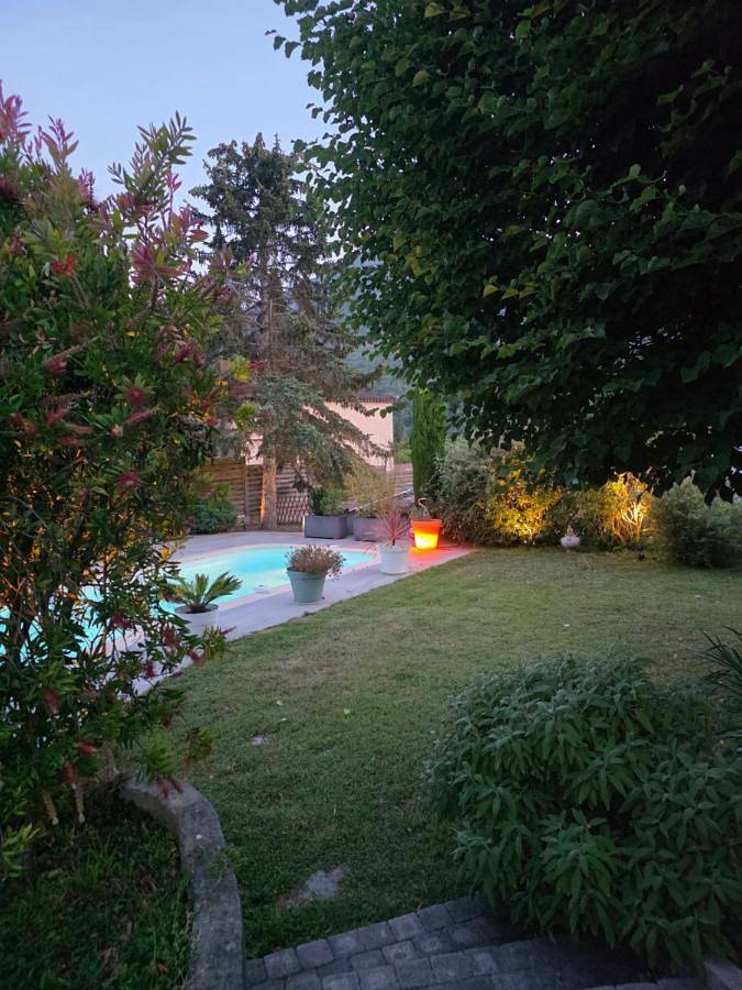 Location de vacances pour 4 personnes, avec Terrasse ainsi que Jardin et Piscine à Tourrette-Levens - 3