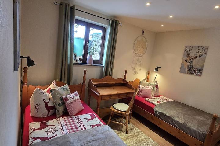 Ganze Wohnung, Ferienwohnung mit fantastischem Ausblick, direkt am Wald in Walkenried, Harzvorland