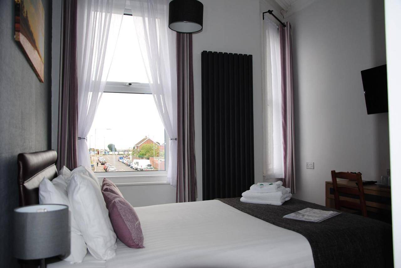 Superior Double Room with Sea View in Great Yarmouth, The Broads