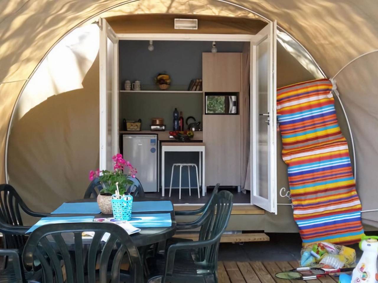 Glamping am Seeufer mit Aussicht in Tuoro sul Trasimeno, Lago Trasimeno
