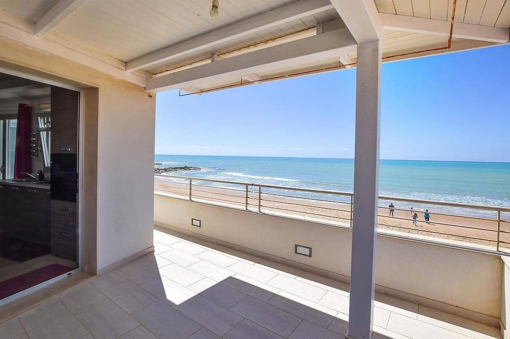Lovely home in Kaukana with Wifi in Casuzze, Santa Croce Camerina