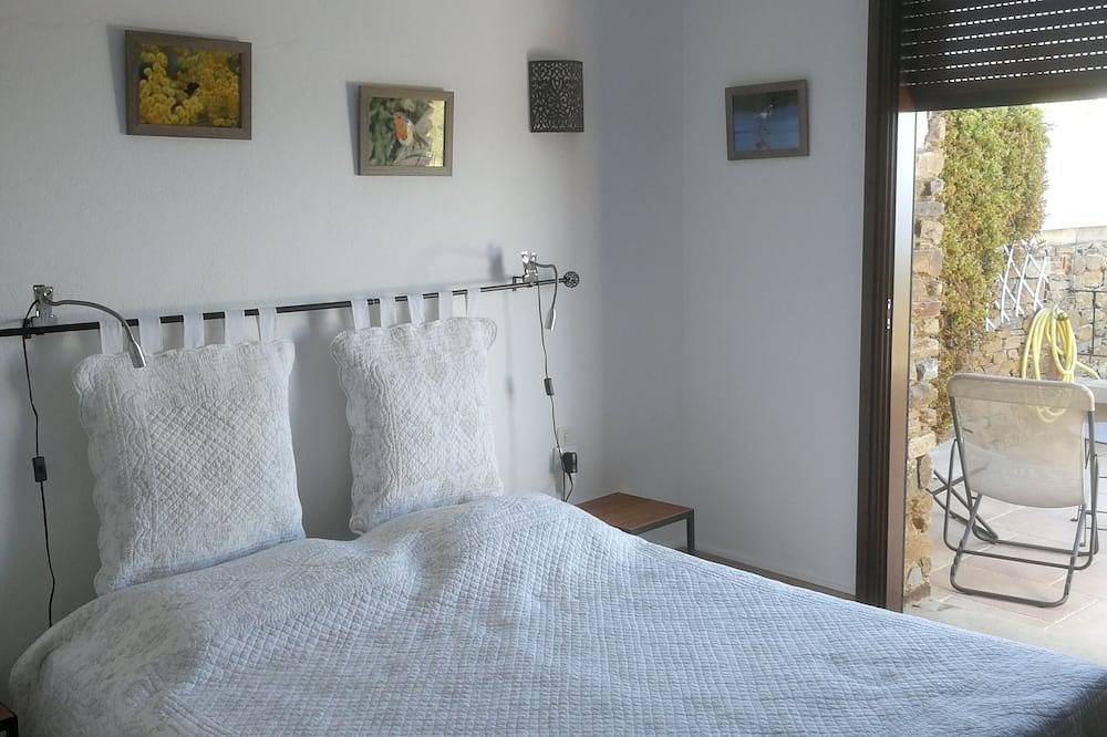 Villa mit Meerblick in einem privaten Bereich von Gaou Bénat - Bormeslesmimosas in Cap Bénat, Bormes-les-Mimosas