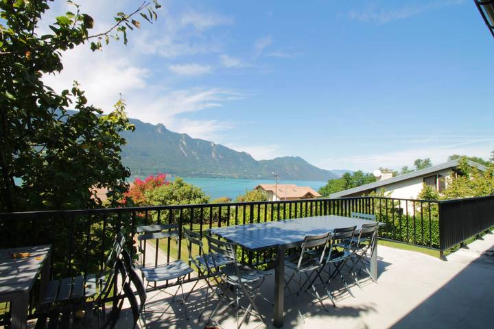 Villa für 8 Personen, mit Balkon und Terrasse sowie Seeblick in Savoie