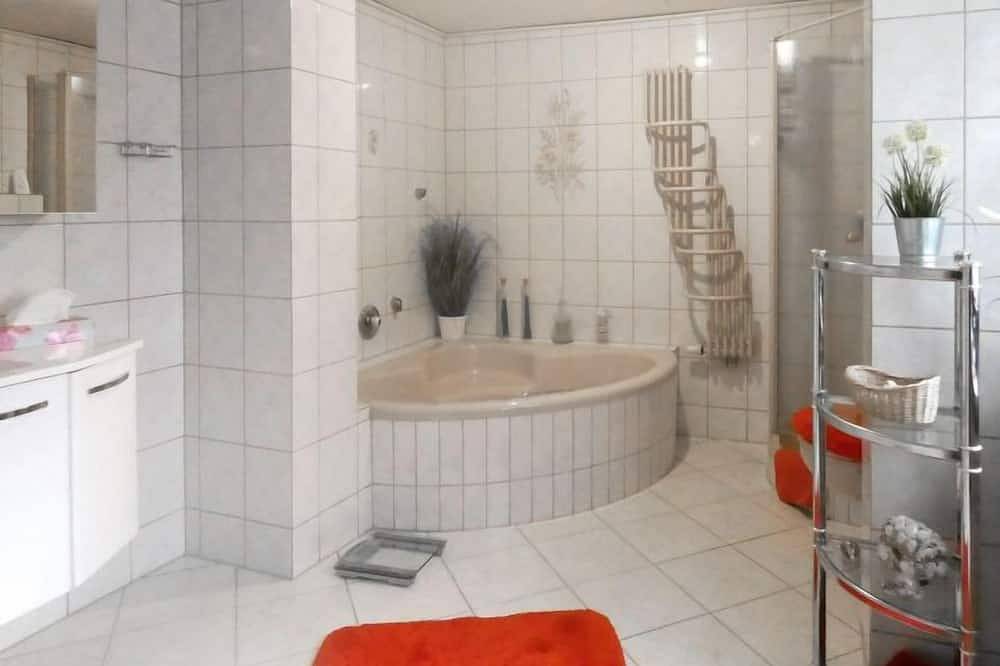 Ganze Wohnung, Ferienwohnung Petra in Frankenhain, Thüringer Kernland