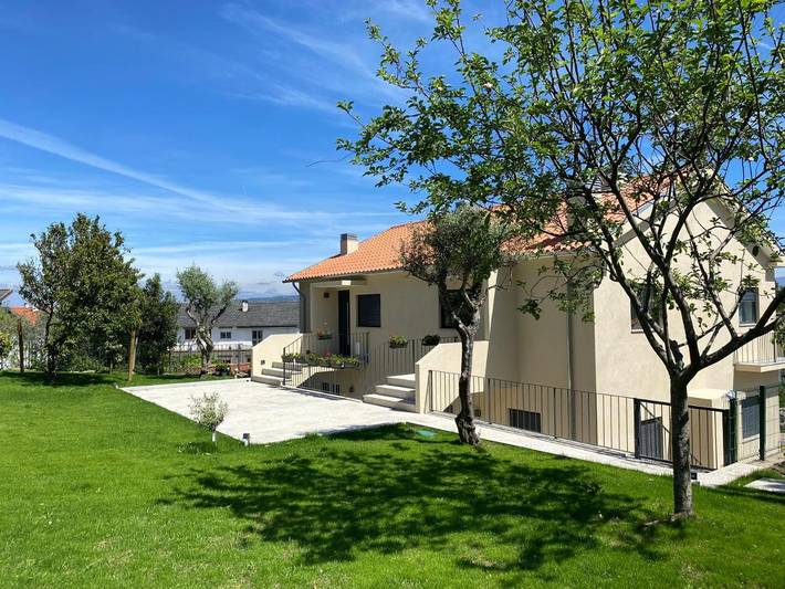 Casa de férias para 5 pessoas, com Varanda e Terraço e ainda Jardim and Vista em Município de Cinfães