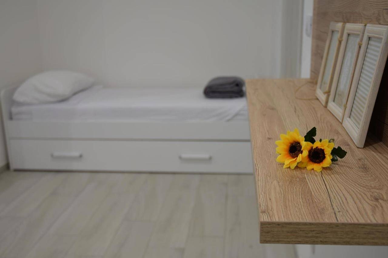 Triple Room with Private Bathroom in Novoli, Provincia di Lecce