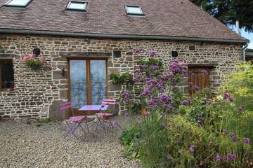 Gîte pour 2 personnes, avec jacuzzi et jardin dans Orne