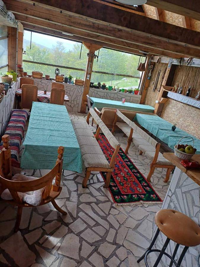Camping für 2 Personen, mit Terrasse und Garten sowie Ausblick in Montenegro