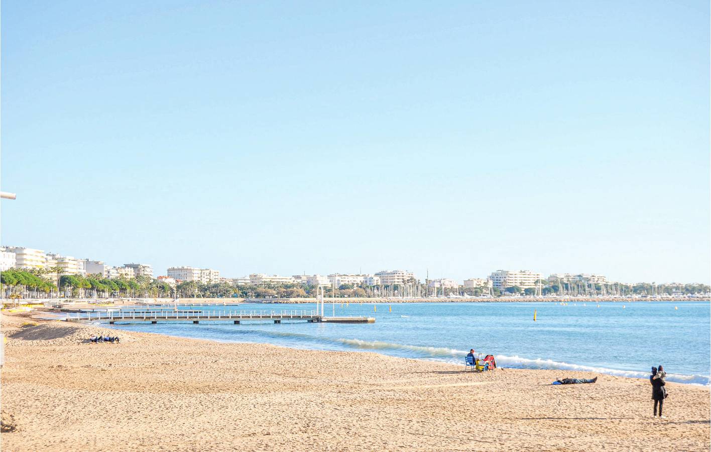 Appartement de vacances entier, Cool Terrace Retreat : 1,5 km de Handi plage in Cannes, Région de Cannes