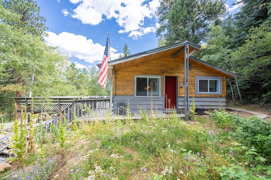 Cozy Colorado Rocky Mountain Cabin in Jefferson County