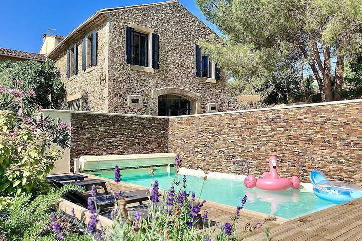 Location de vacances pour 10 personnes, avec terrasse et jardin, animaux acceptés à Montséret