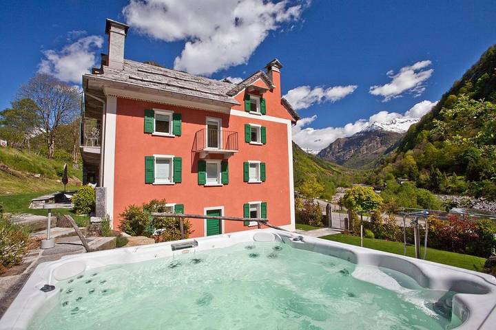 Ferienwohnung für 2 Personen, mit Whirlpool und Terrasse sowie Garten und Pool in Brione