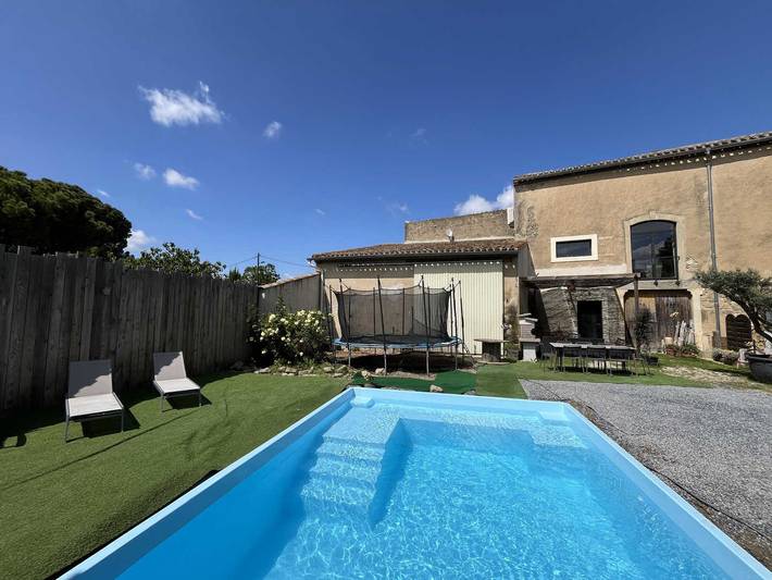 Gîte pour 8 personnes, avec Terrasse ainsi que Jardin et Piscine