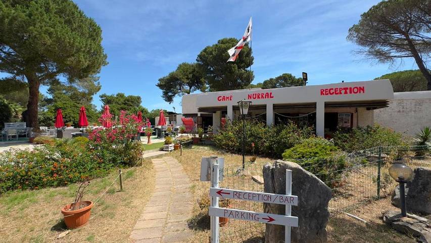 Ferienpark für 2 Personen, mit Terrasse und Garten sowie Seeblick und Ausblick auf Sardinien - 2