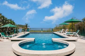 Villa pour 4 personnes, avec terrasse ainsi que jacuzzi et jardin dans Koh Phangan